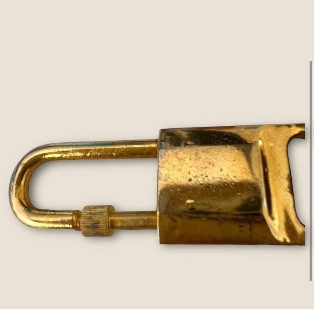 Gucci Leather Keychain - Picture 3 of 3